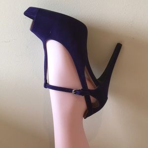 Purple GUESS Heels